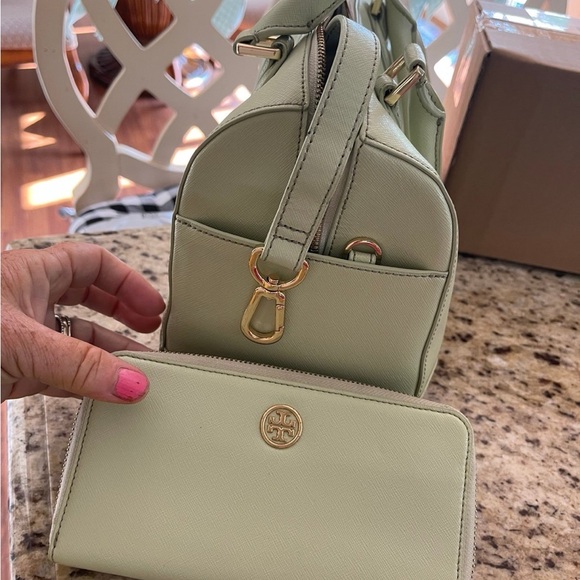 Tory Burch Robinson Bag & Matching Wallet Mint Green Leather - Picture 5 of 9